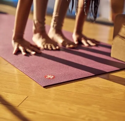 Manduka PRO Yoga Mat Review: Premium 6mm Yoga Mat image 2