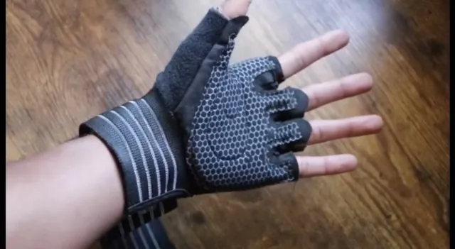 ihuan Workout Gloves Review: Lifting Gloves with Wrist Wraps image 7
