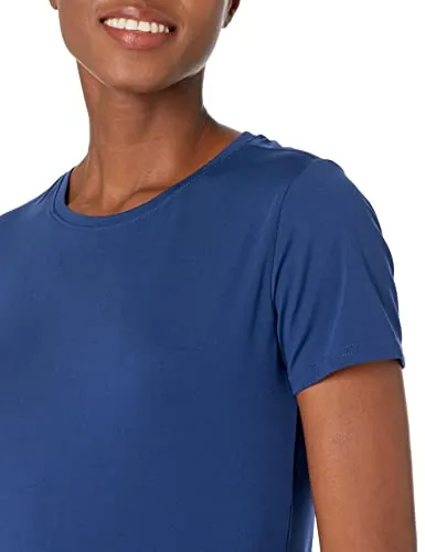 Amazon Essentials Tech Stretch T-Shirt Review image 4