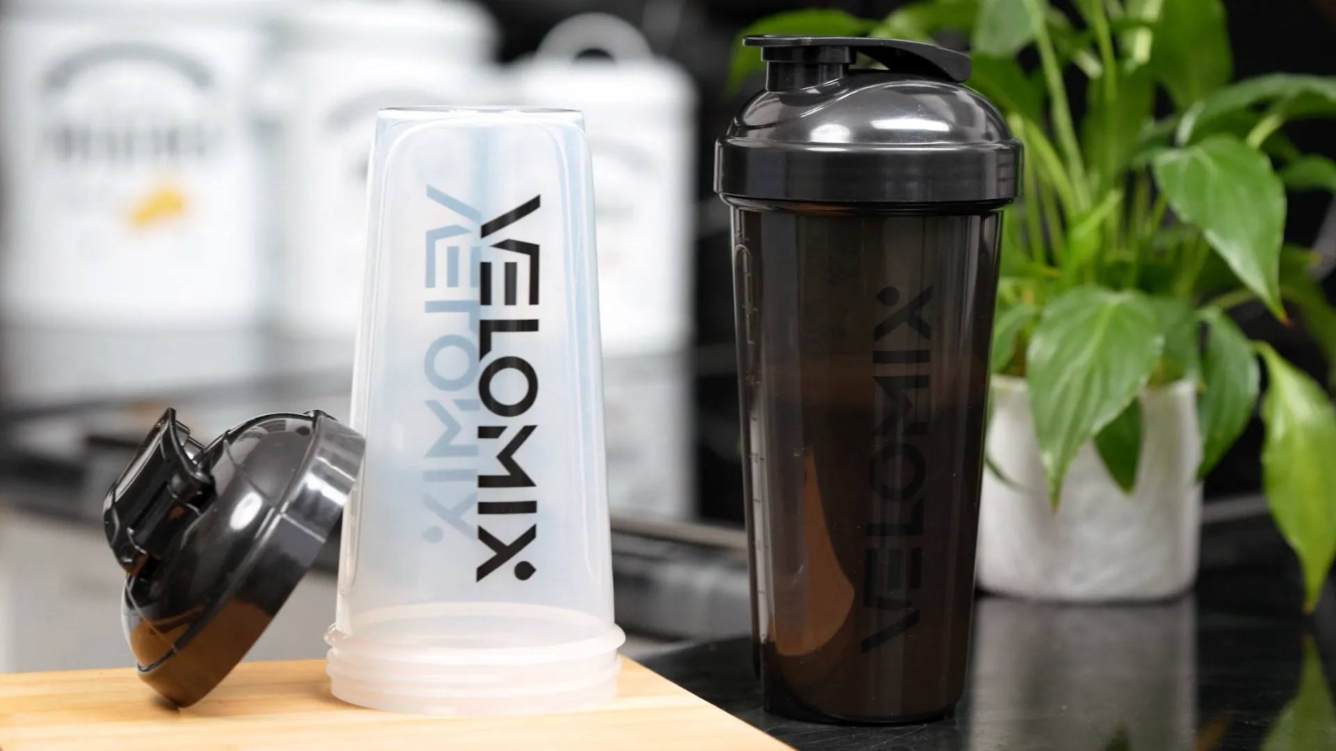 VELOMIX 28 oz Protein Shaker Bottles Review image 8